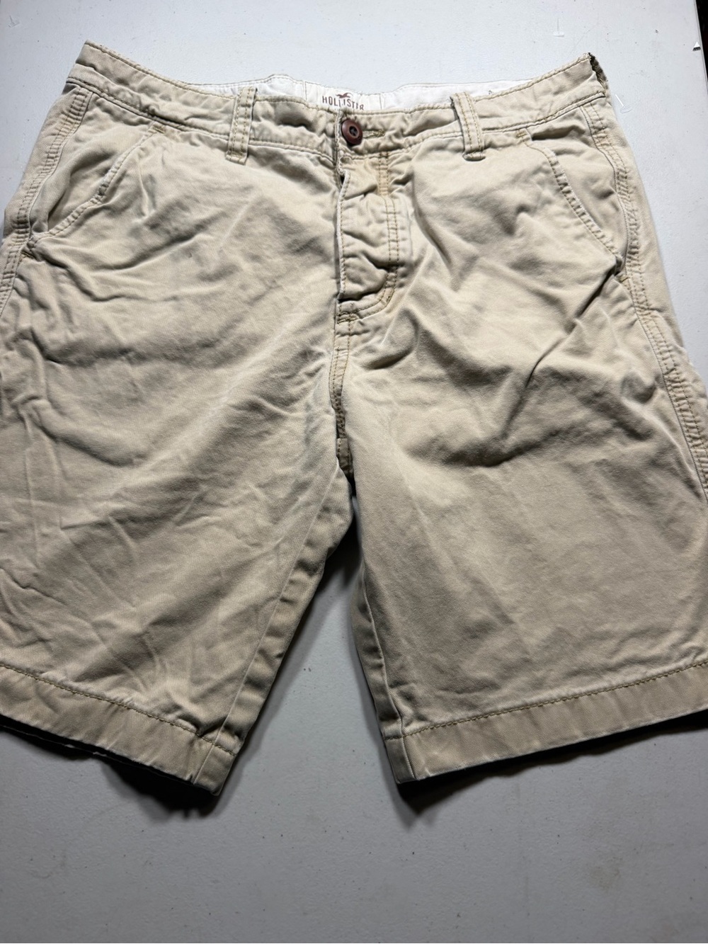 Hollister Men's Flat-Front Chino Shorts in Beige